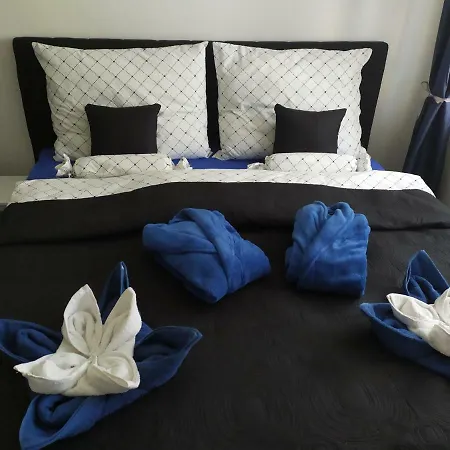 Apartment Bluestars Family