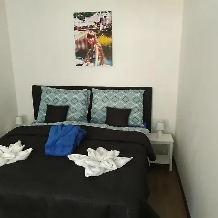 Apartment Bluestars Family