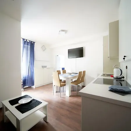 דירה Bluestars Family קרלובי וארי