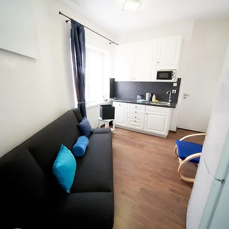 דירה Bluestars Family קרלובי וארי