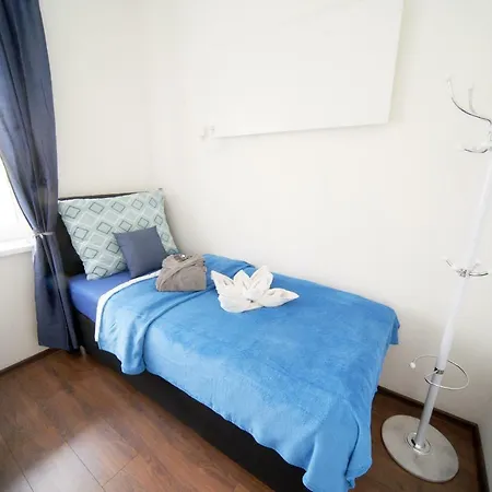 Bluestars Family * קרלובי וארי