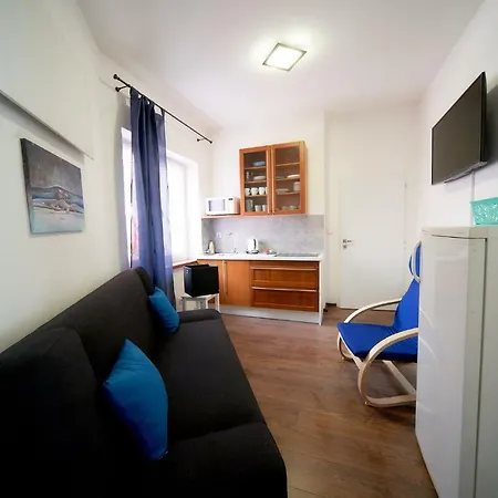 Bluestars Family דירה *