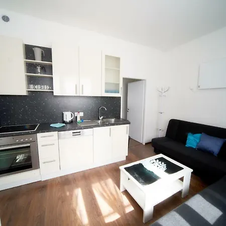 Bluestars Family * קרלובי וארי