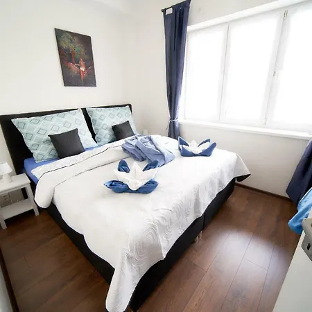 דירה Bluestars Family קרלובי וארי