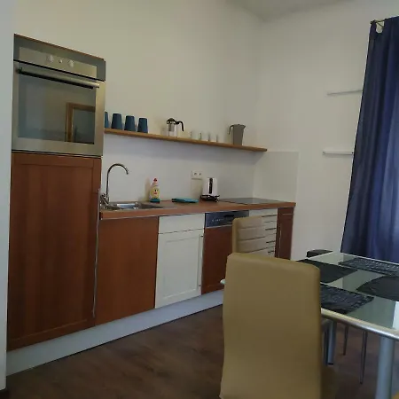 Bluestars Family קרלובי וארי