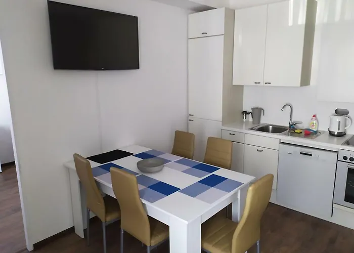 Bluestars Family Apartman *