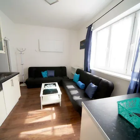 Bluestars Family Apartment