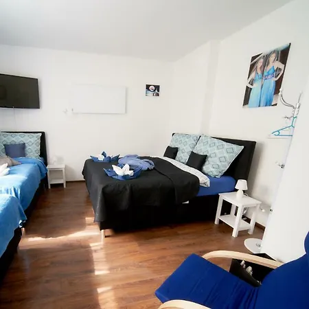 Bluestars Family Apartment