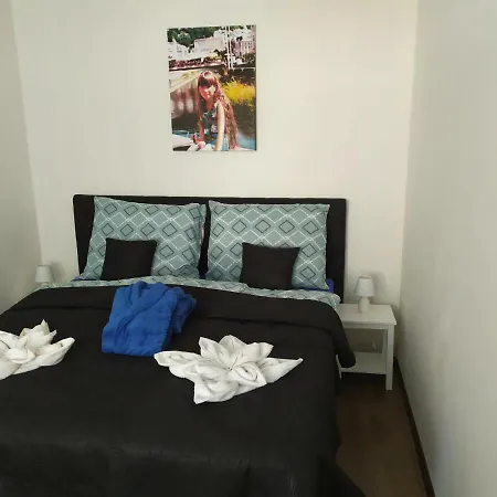 Apartment Bluestars Family